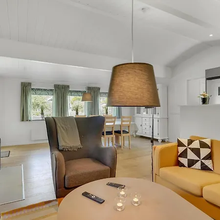 3 Bedroom Awesome In Feriehus