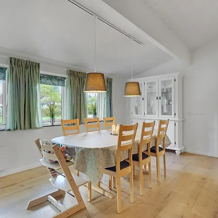 3 Bedroom Awesome In