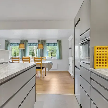 3 Bedroom Awesome In Feriehus